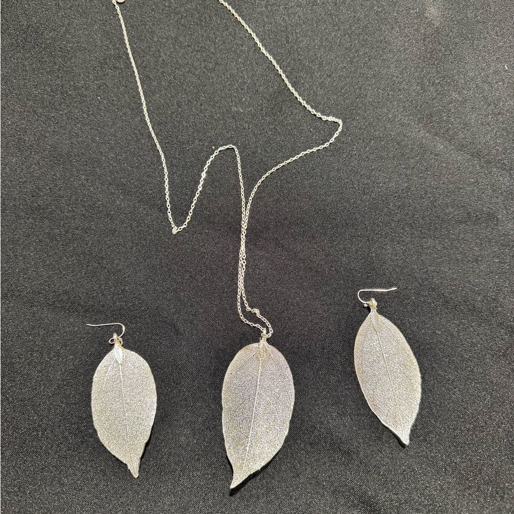 Silver Leaf Pendant Necklace and Earrings Set